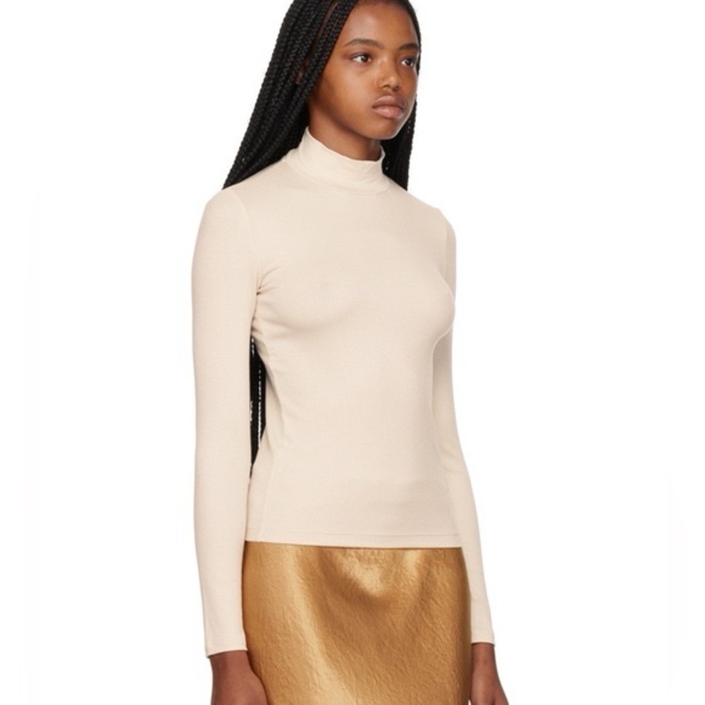 Vince Ribbed Mock Neck Long Sleeve Tee in Blanc